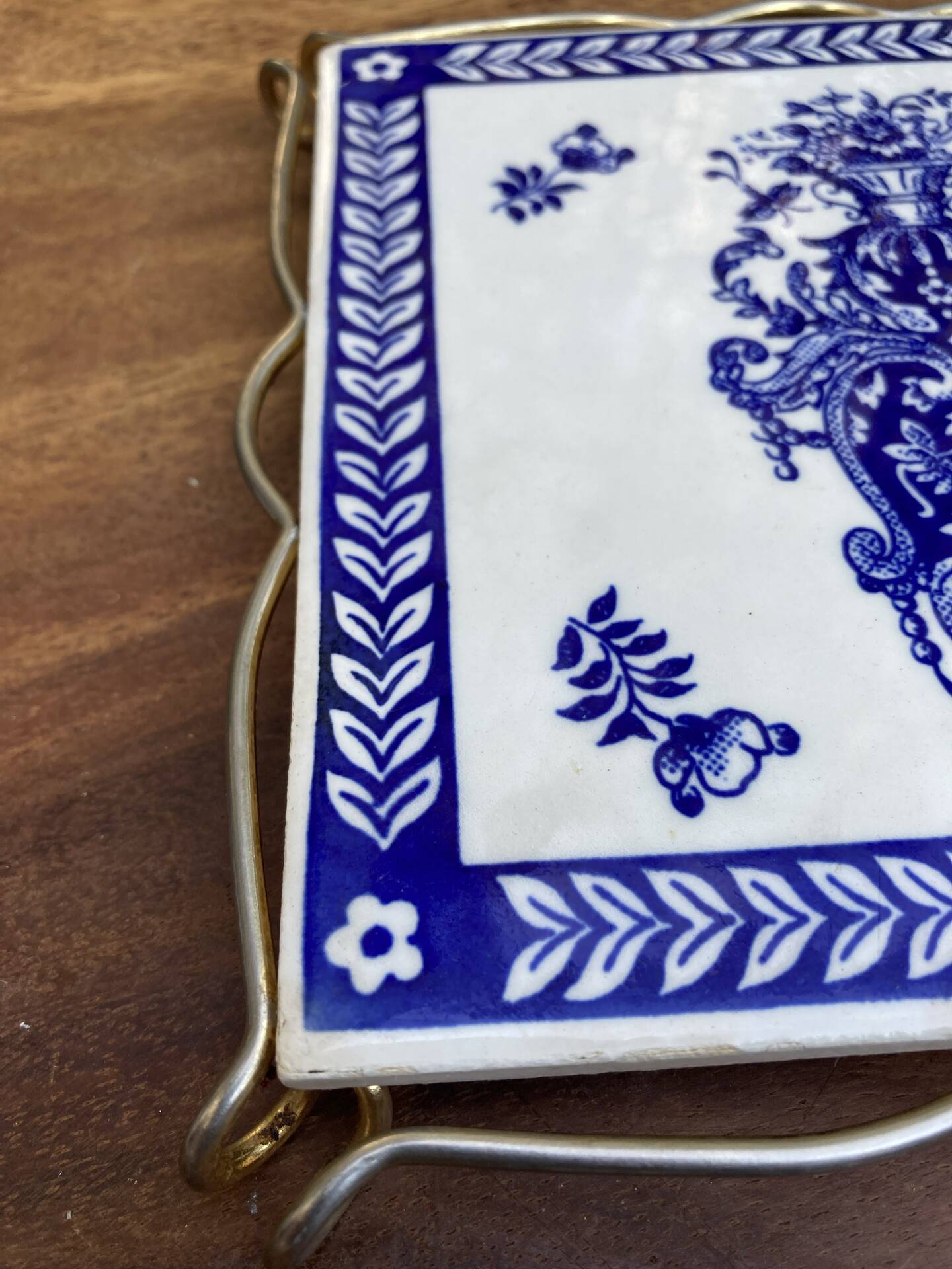 Vintage chic Gien earthenware trivet
