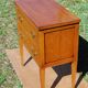 Commode Sauteuse de style Louis XVI à décor de filets de marqueterie