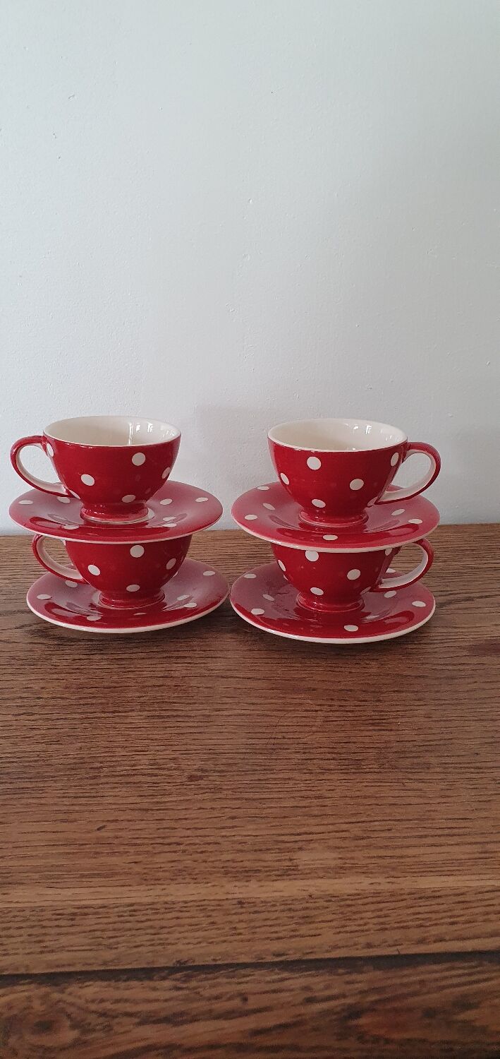 Red pea faience cups