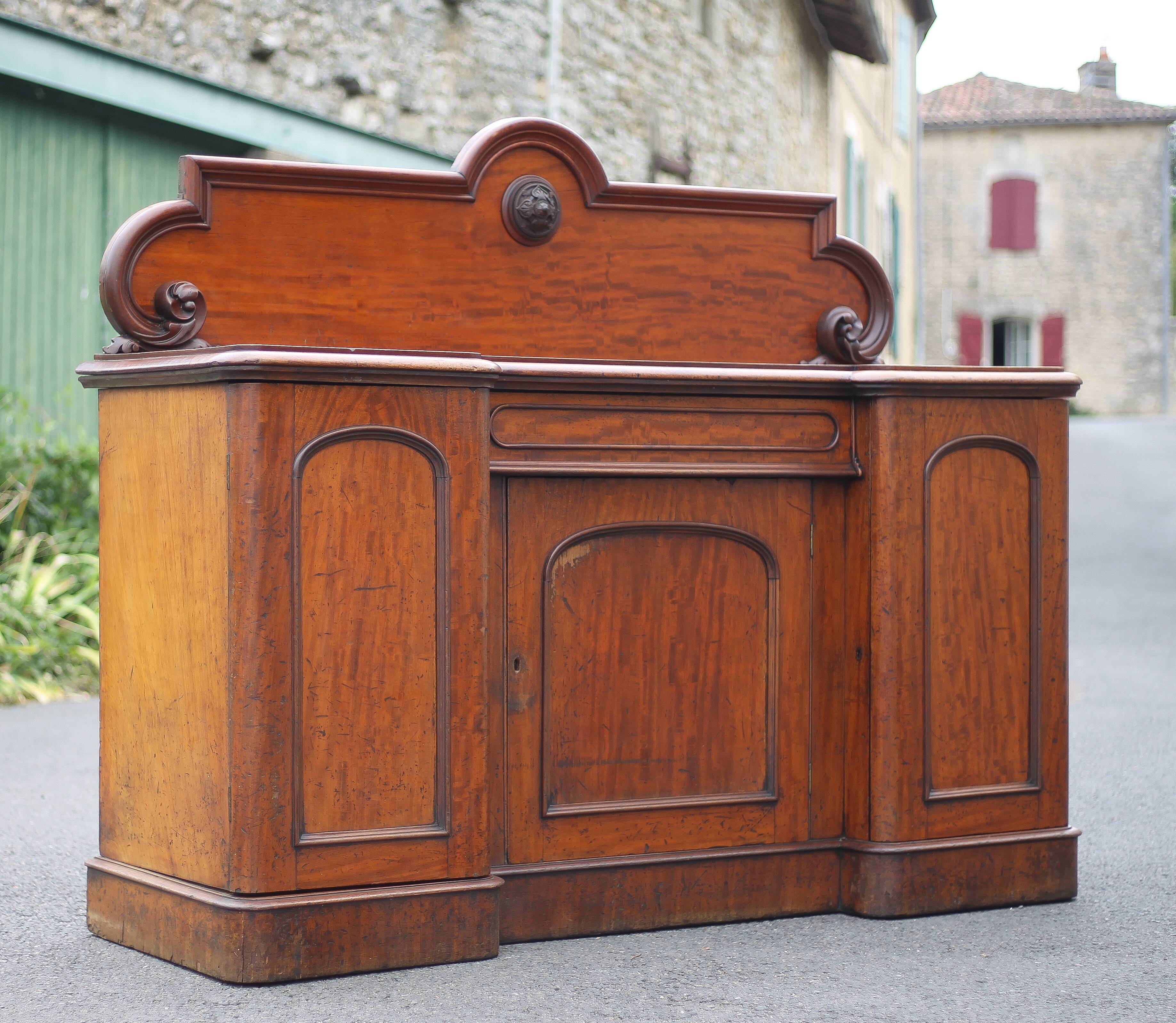 Antique mahogany furniture, English counter furniture, English servant, buffet furniture