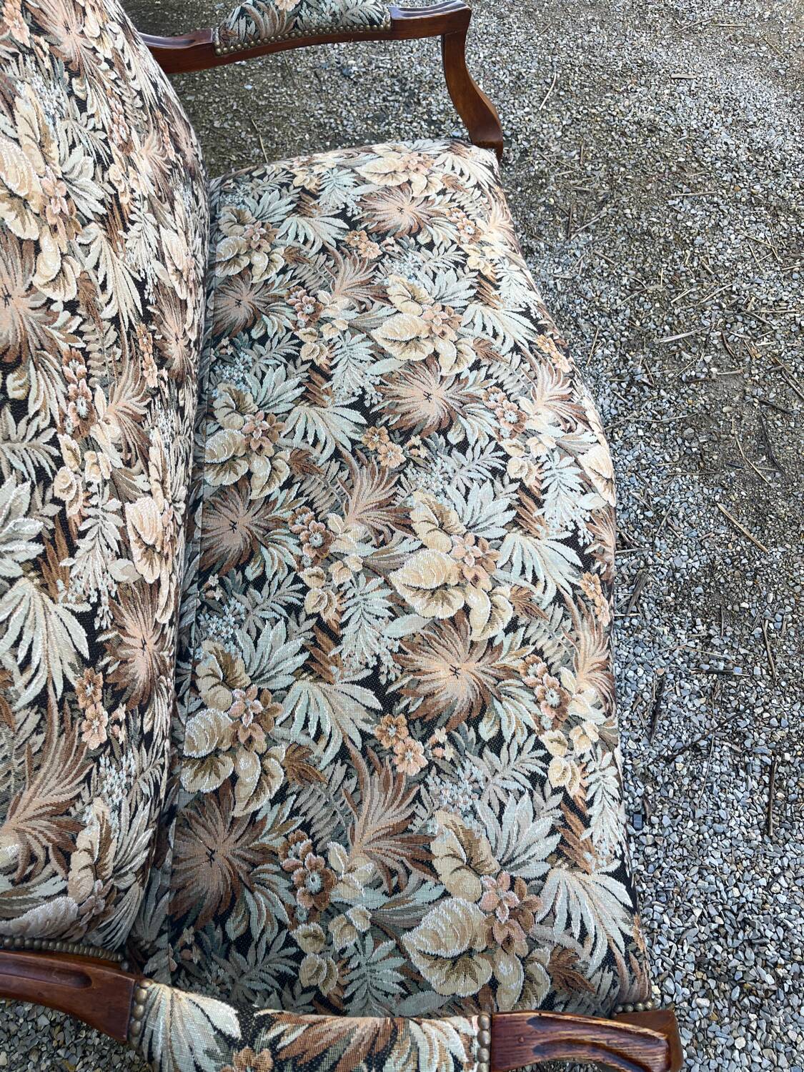 Louis XV style bench