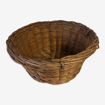 Old wicker basket basket