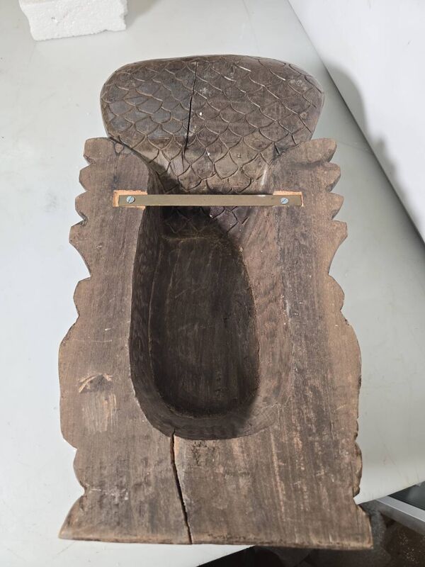 Ancienne Sculpture masque indien en bois sculpté divinité au Cobra