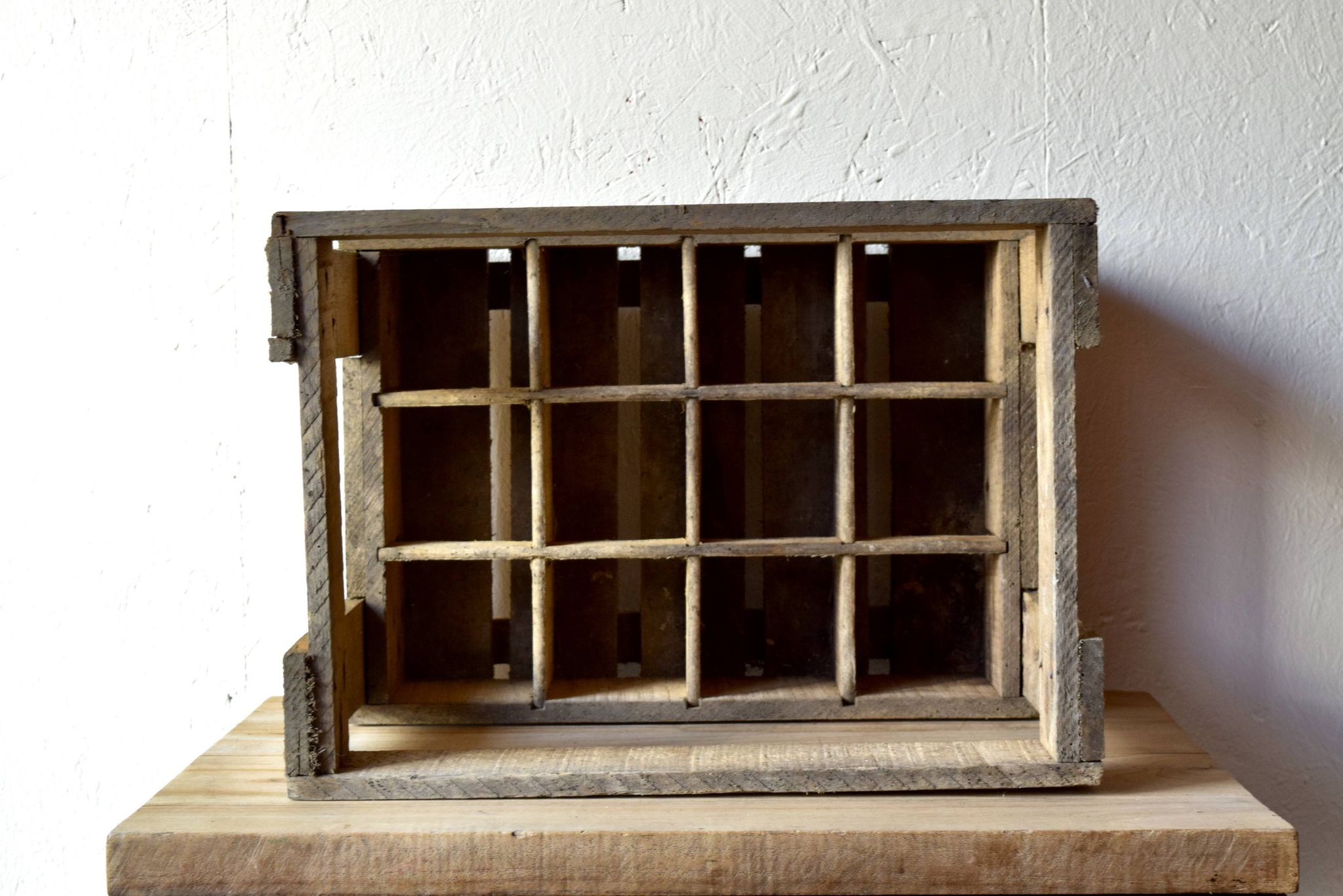 Old wooden rack for 12 bottles - Friko - Brasserie Frik - Belgium