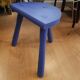 Tabouret bas brutaliste bleu majorelle