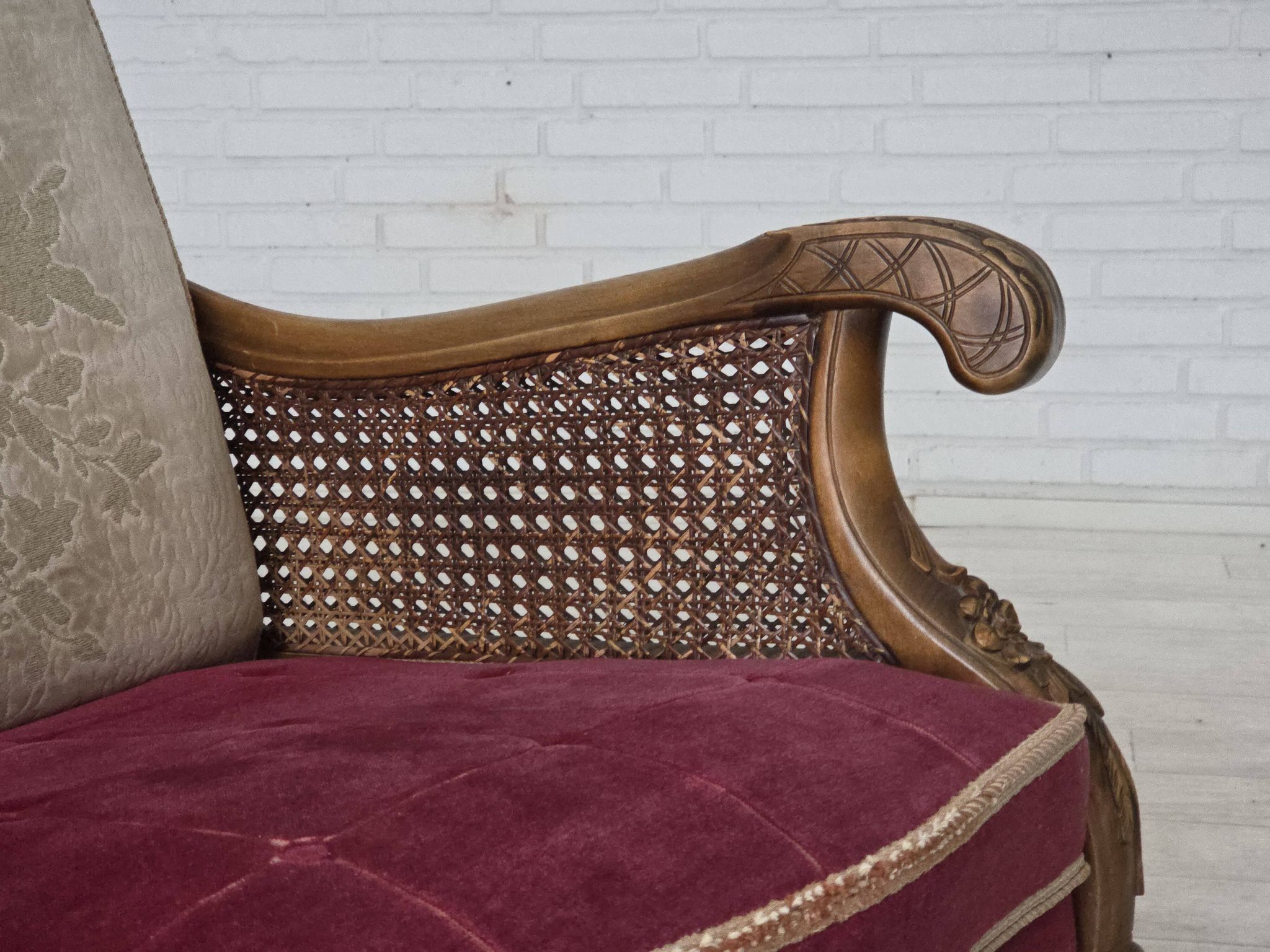 1930s, Danish 3-seater sofa, red furniture velour, furniture mesh.