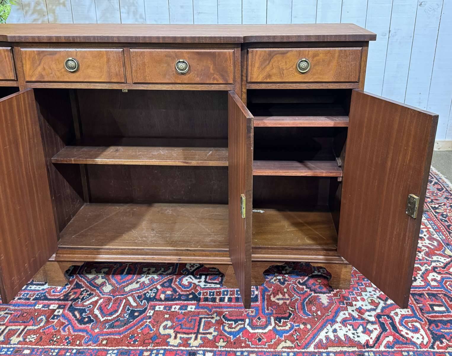 Enfilade with 4 English doors from the 1950s in mahogany.