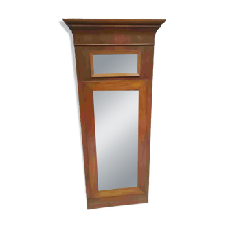 Petit trumeau en bois verni  au motif de scène galante