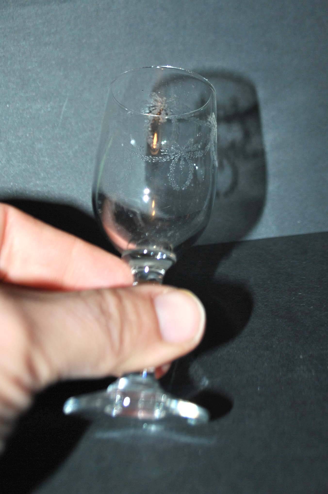 Portieux set of 6 old liqueur glasses, ferdinand model, ribbons and garlands of flowers, 1910