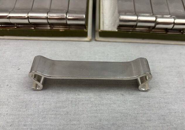 Christofle Arabesque model - 12 silver-plated knife rests in excellent condition with box.