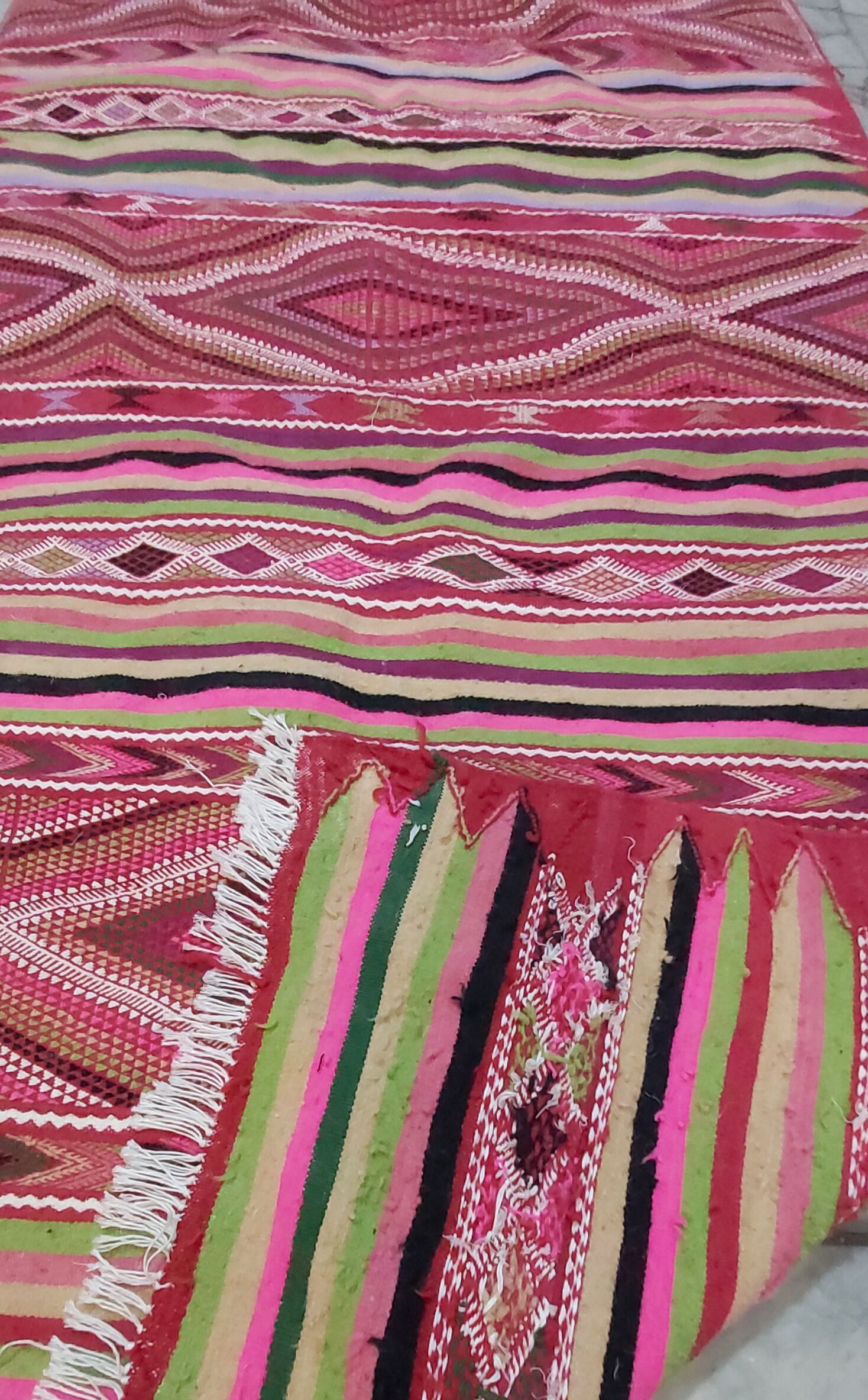 Handmade pink kilim rug in pure wool - 220x100cm