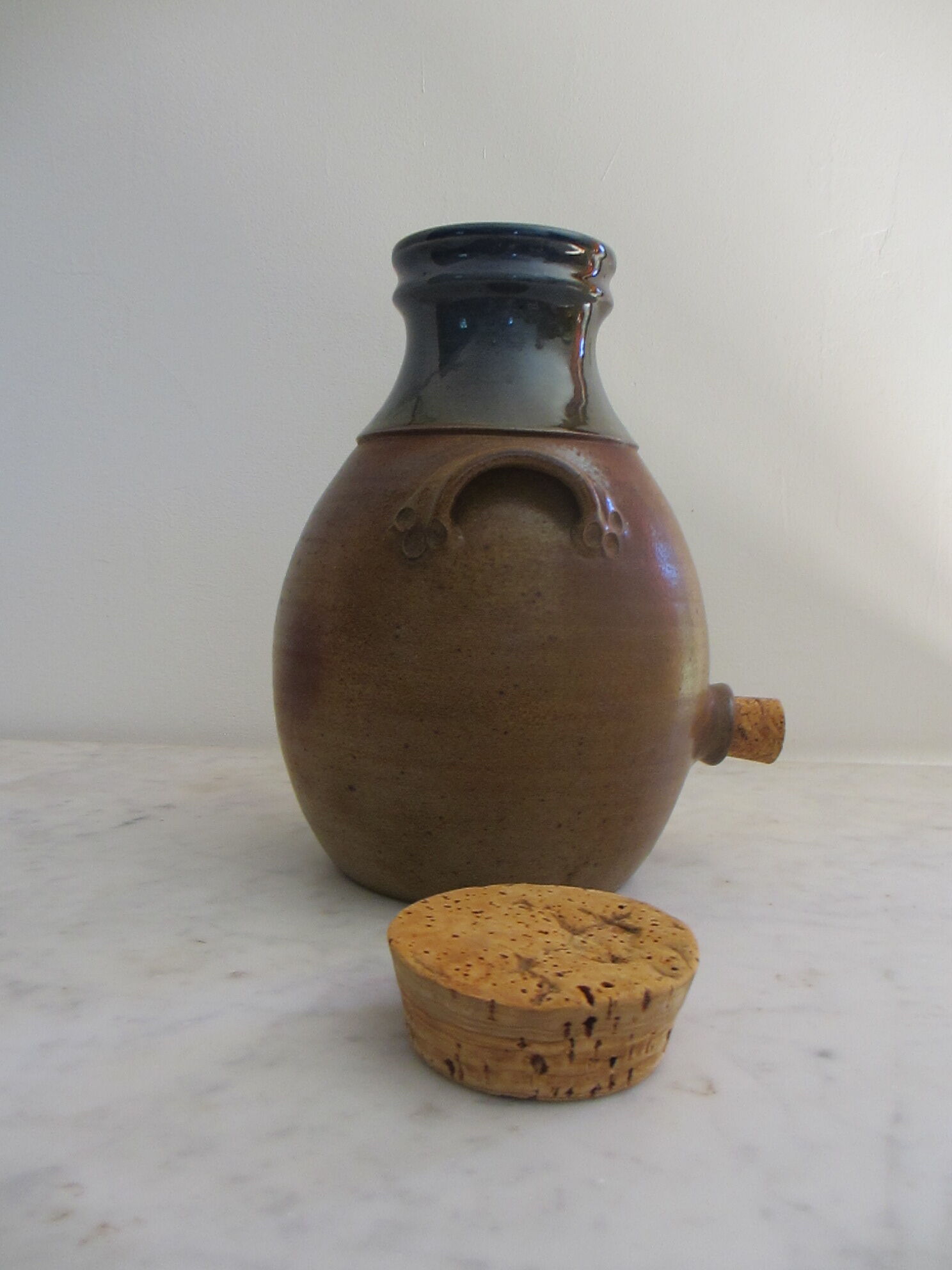 Vinegar in sandstone