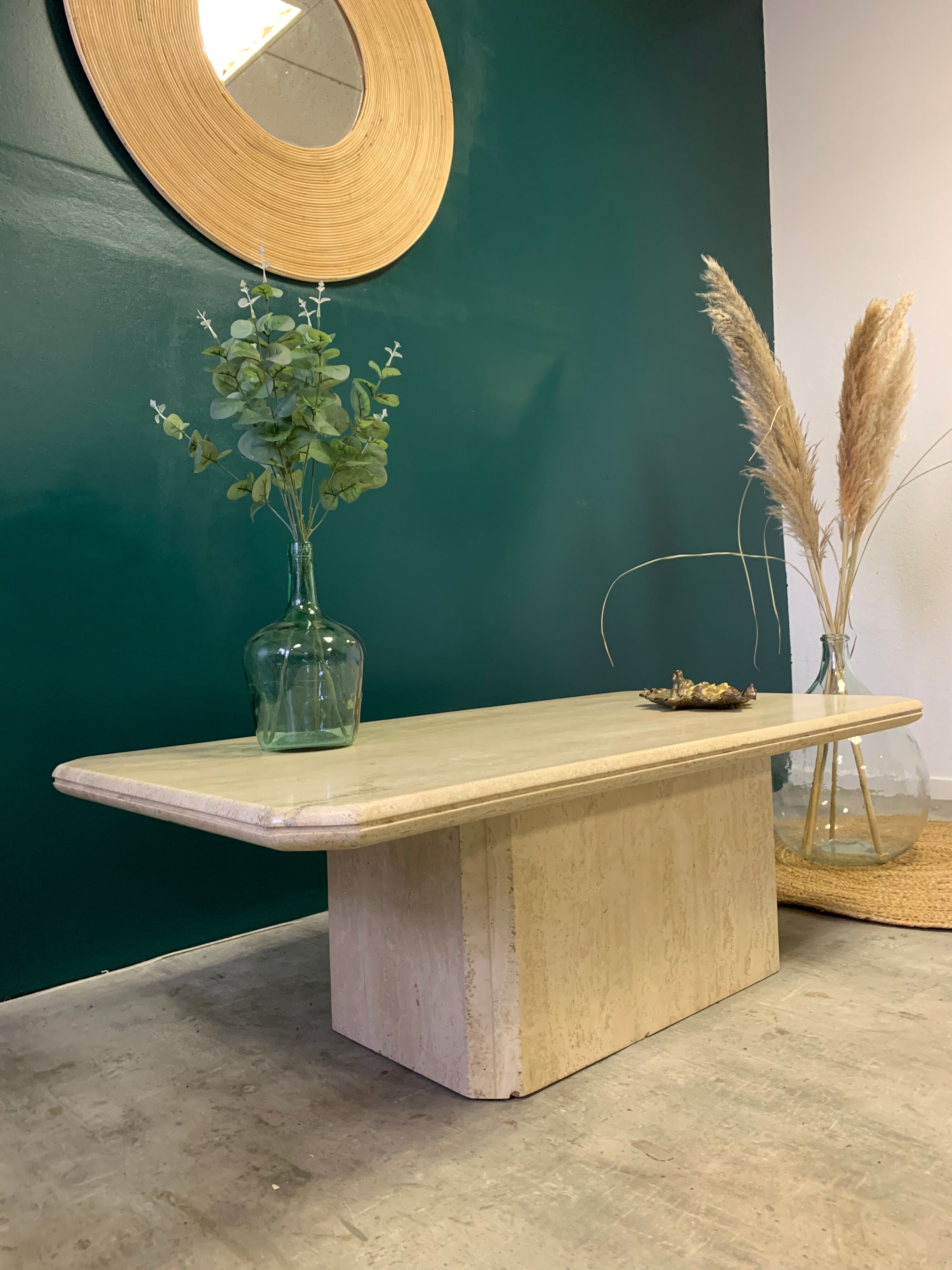 Coffee table in travertine
