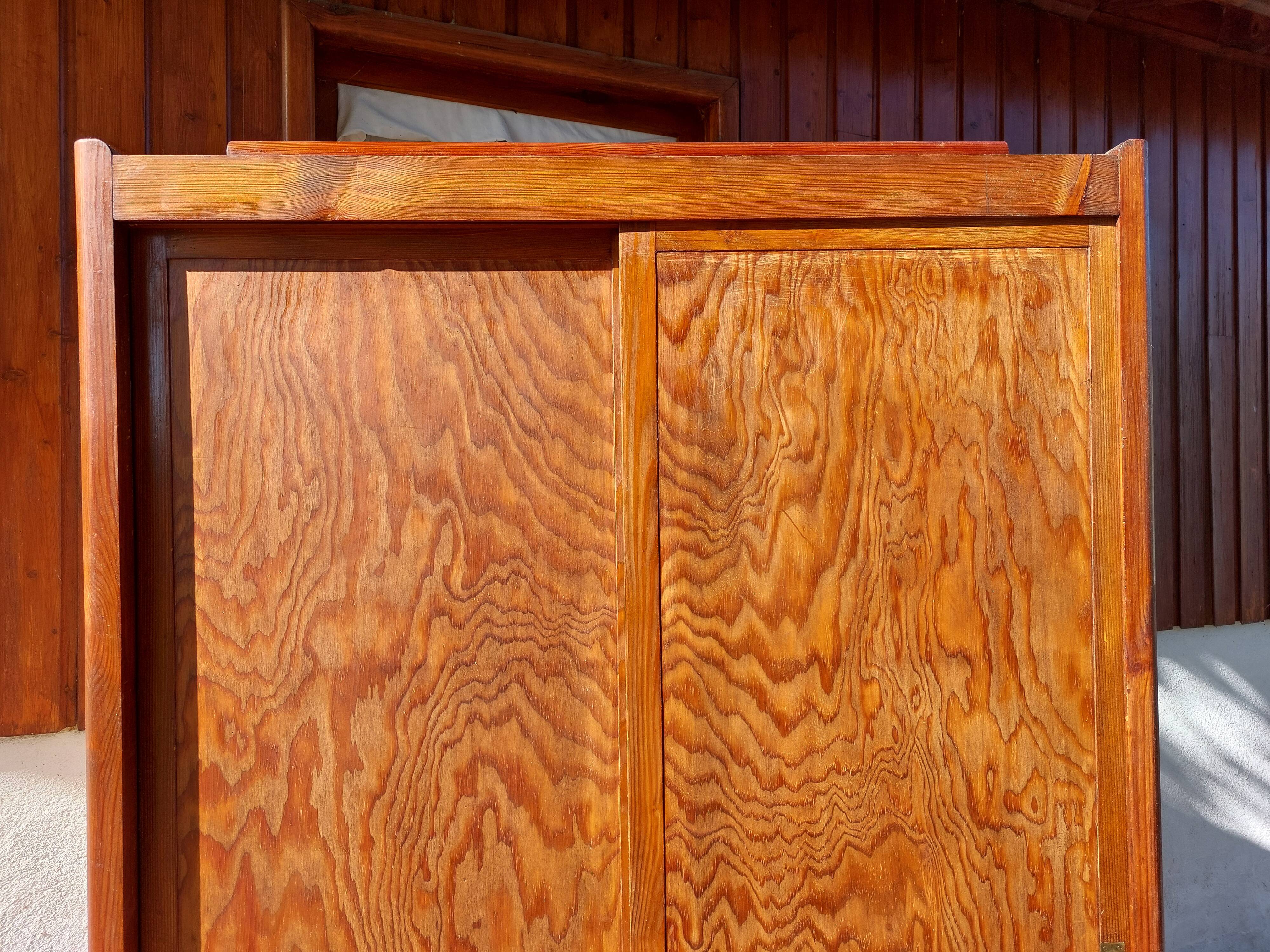 sliding door wardrobe, vintage, possible hanging space