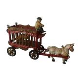 Team of circus in lead