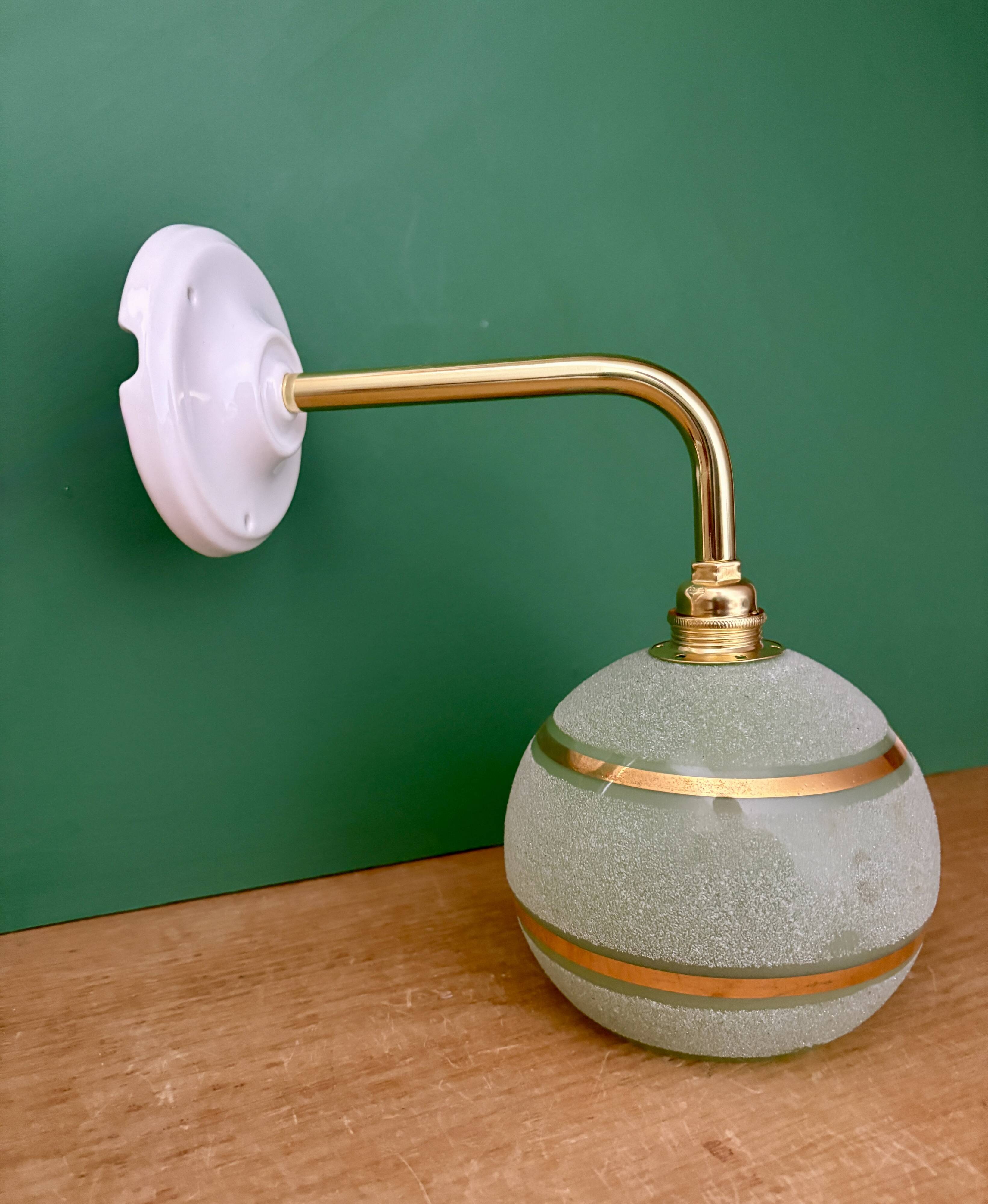 Applique globe vintage en verre granité vert et or