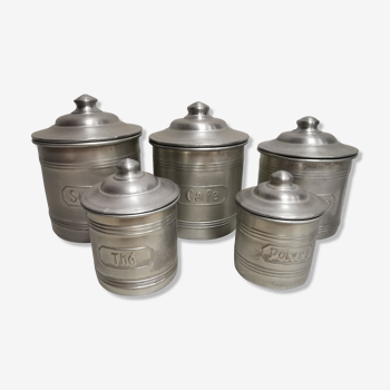 Series of old ingredient pots