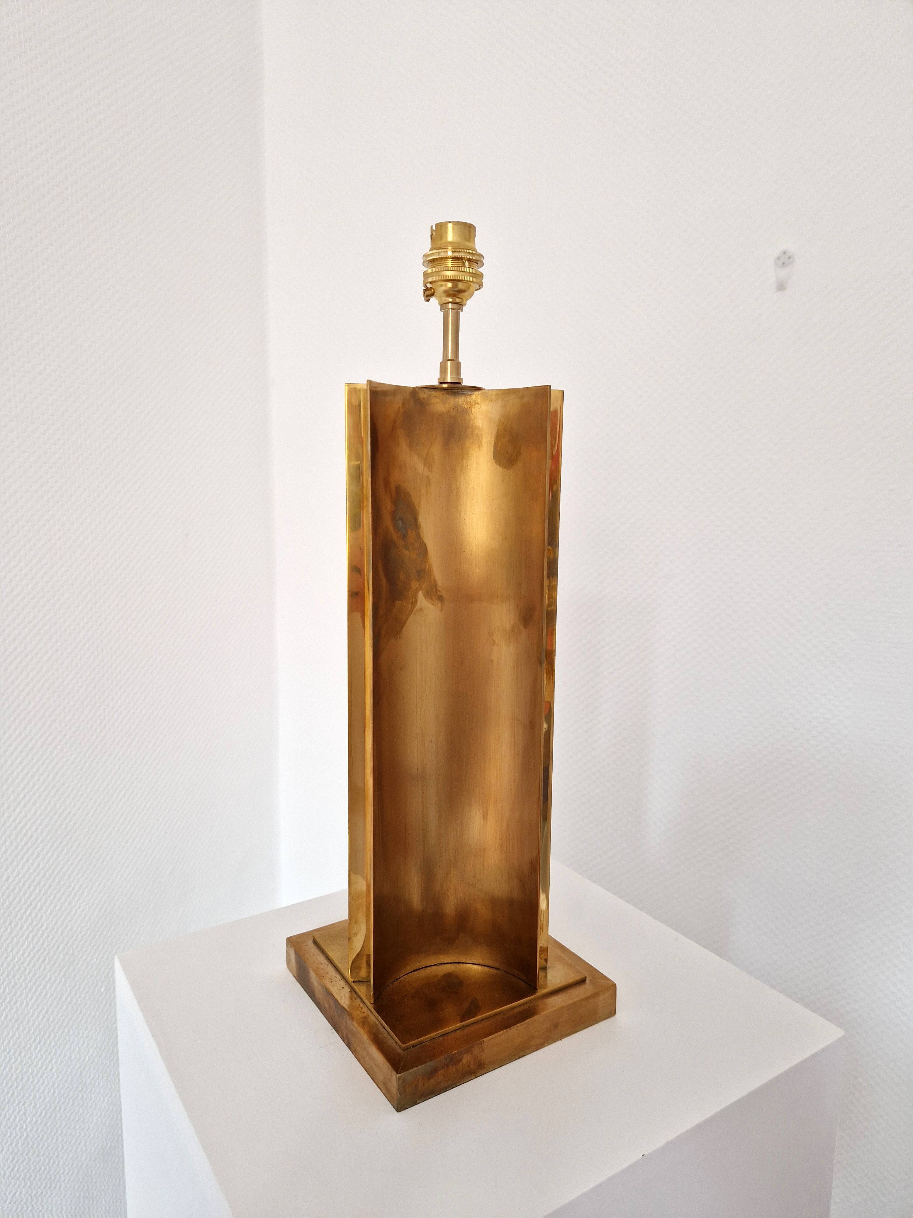 Vintage geometric brass lamp foot, Italy circa 1970