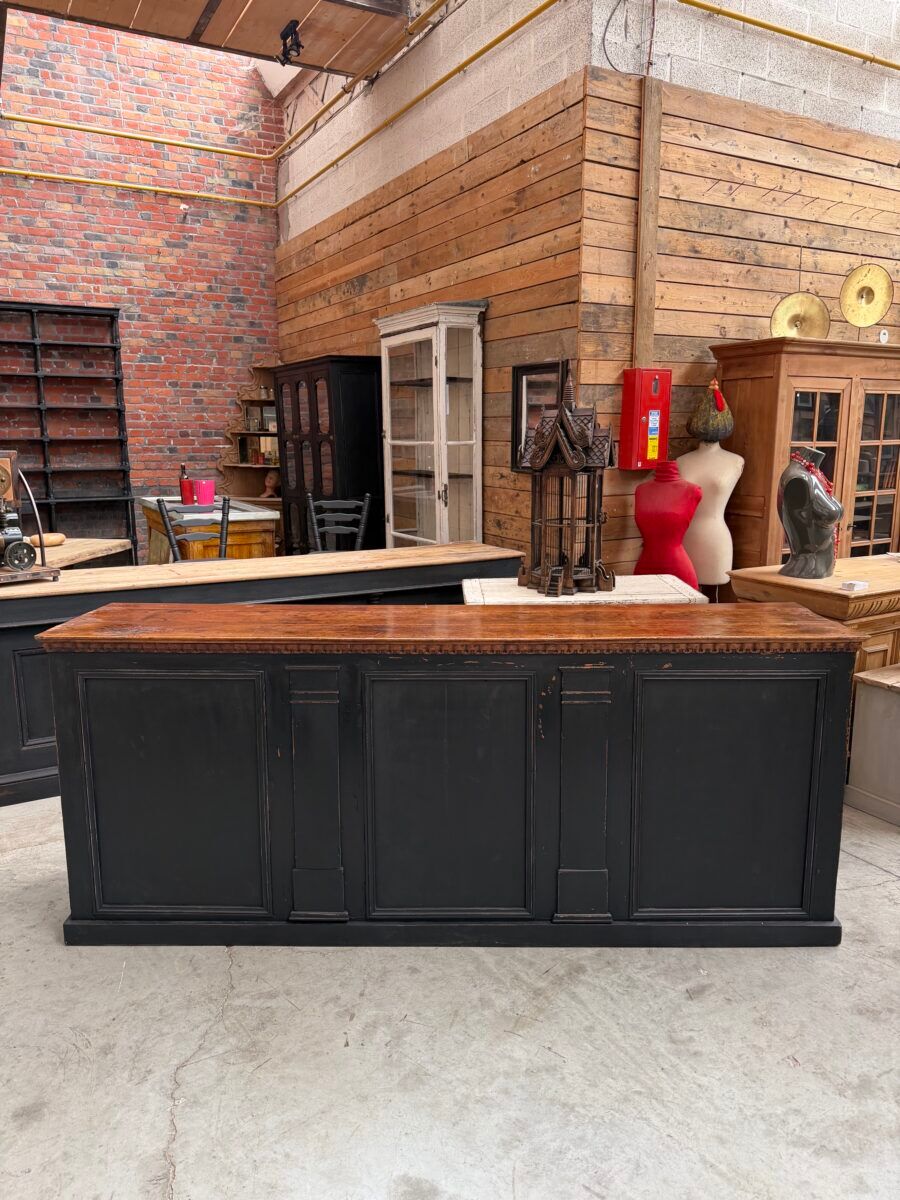 Trading counter early 20th century