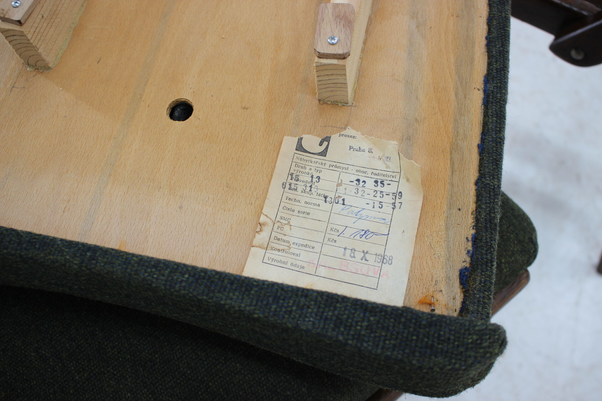 Lot de 4 chaises conçues par Antonín Šuman