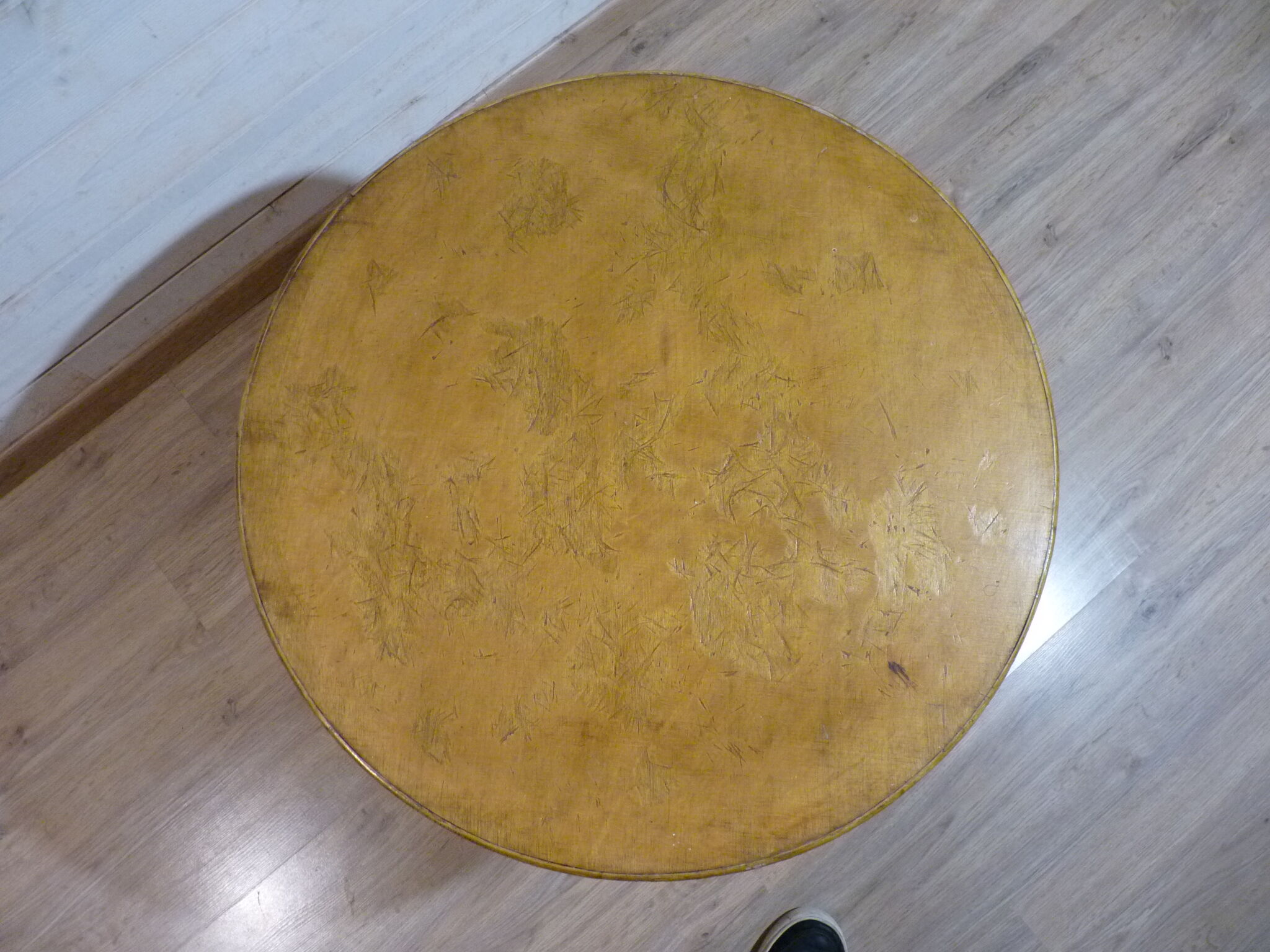 Coffee table or extra round rattan