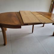 Table et 10 chaises de style Art Nouveau