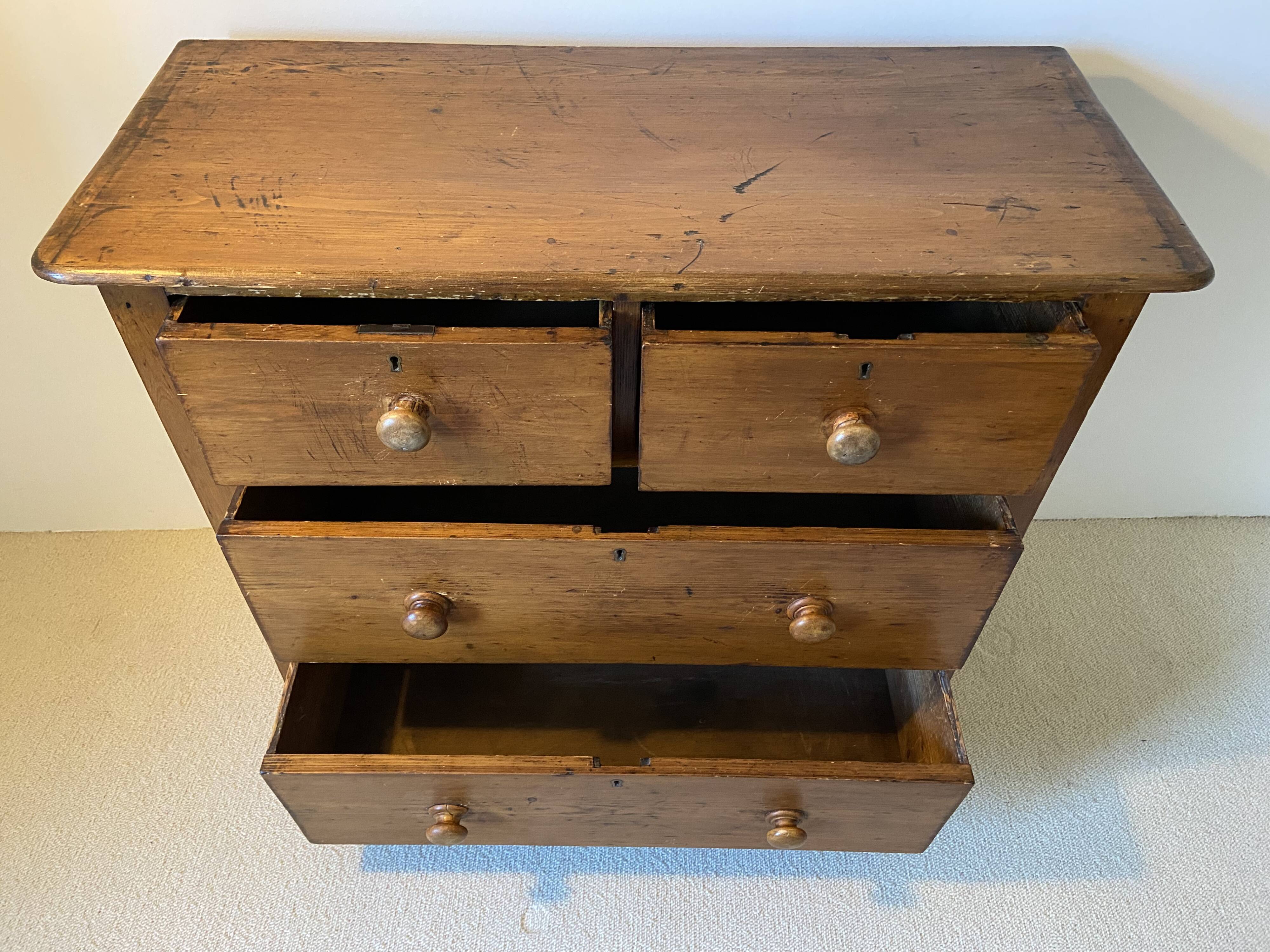 English pine chest of drawers early twentieth century