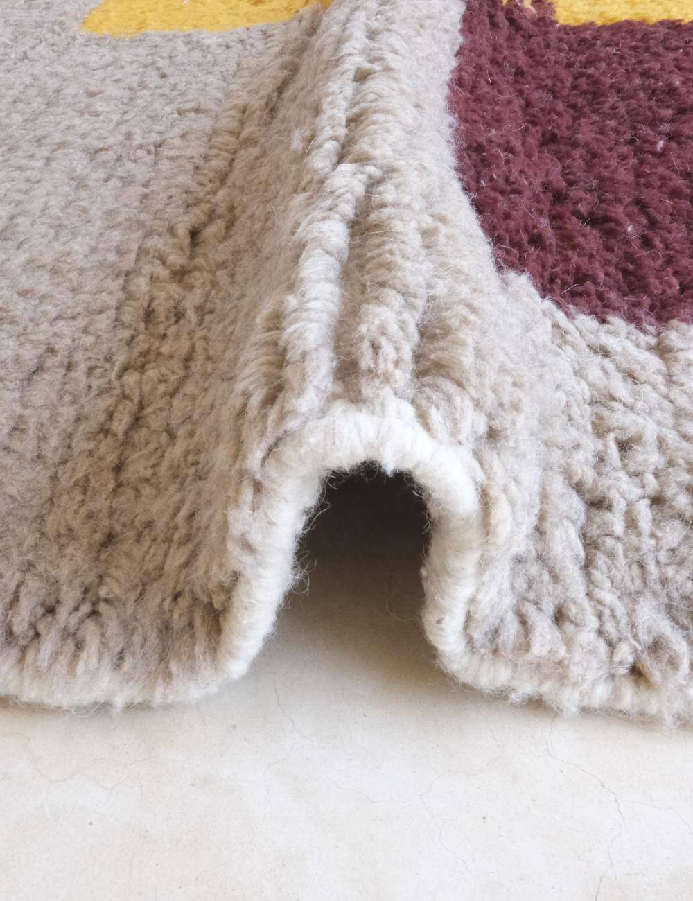 Contemporary wool rug - 293 x 193 cm