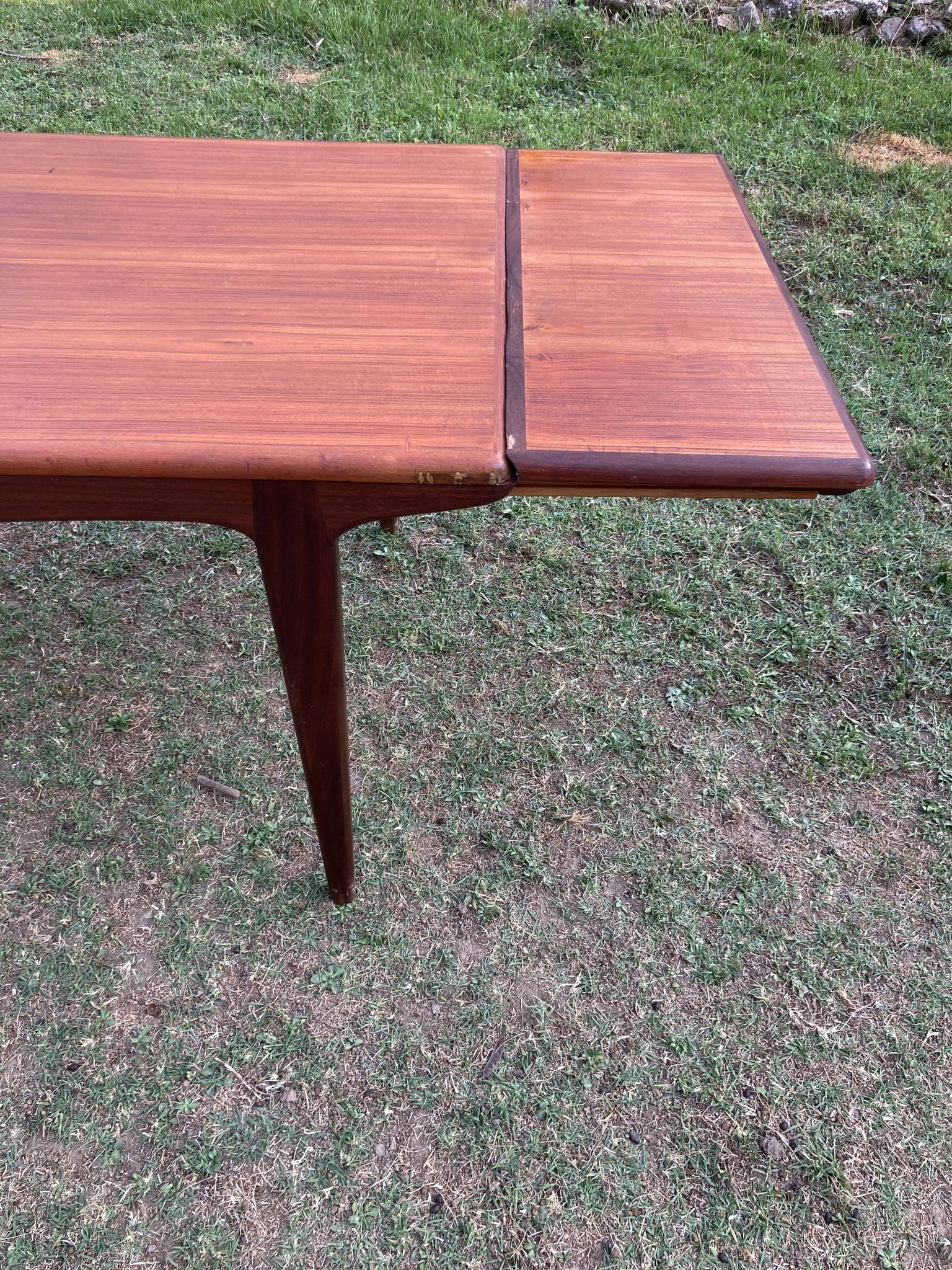 SCANDINAVIAN DINING TABLE "JOHANNES ANDERSEN".