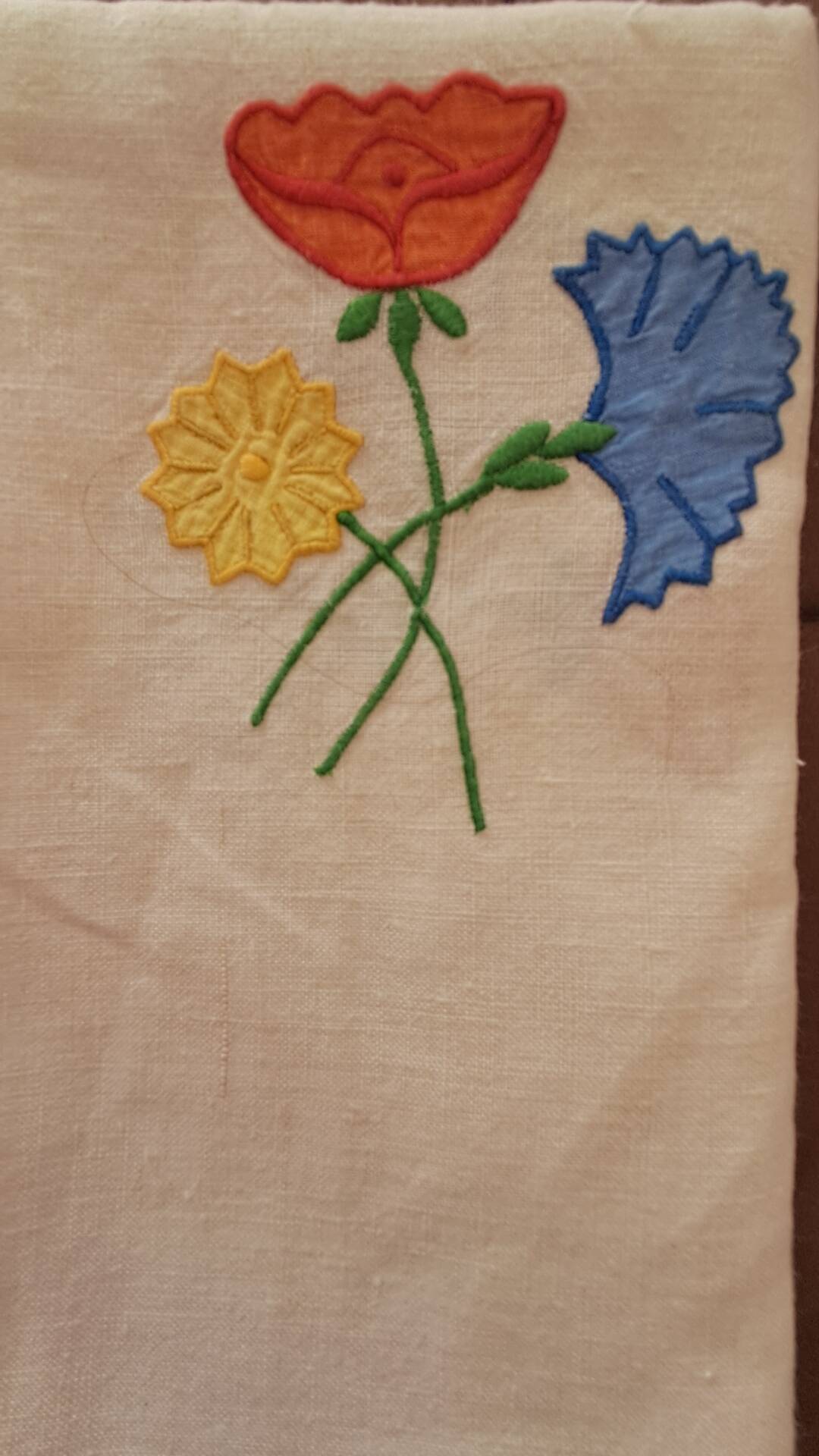Vintage square linen tablecloth hand-embroidered with floral patterns — 1950s/60s