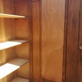 Armoire parisienne décapée, bois brut