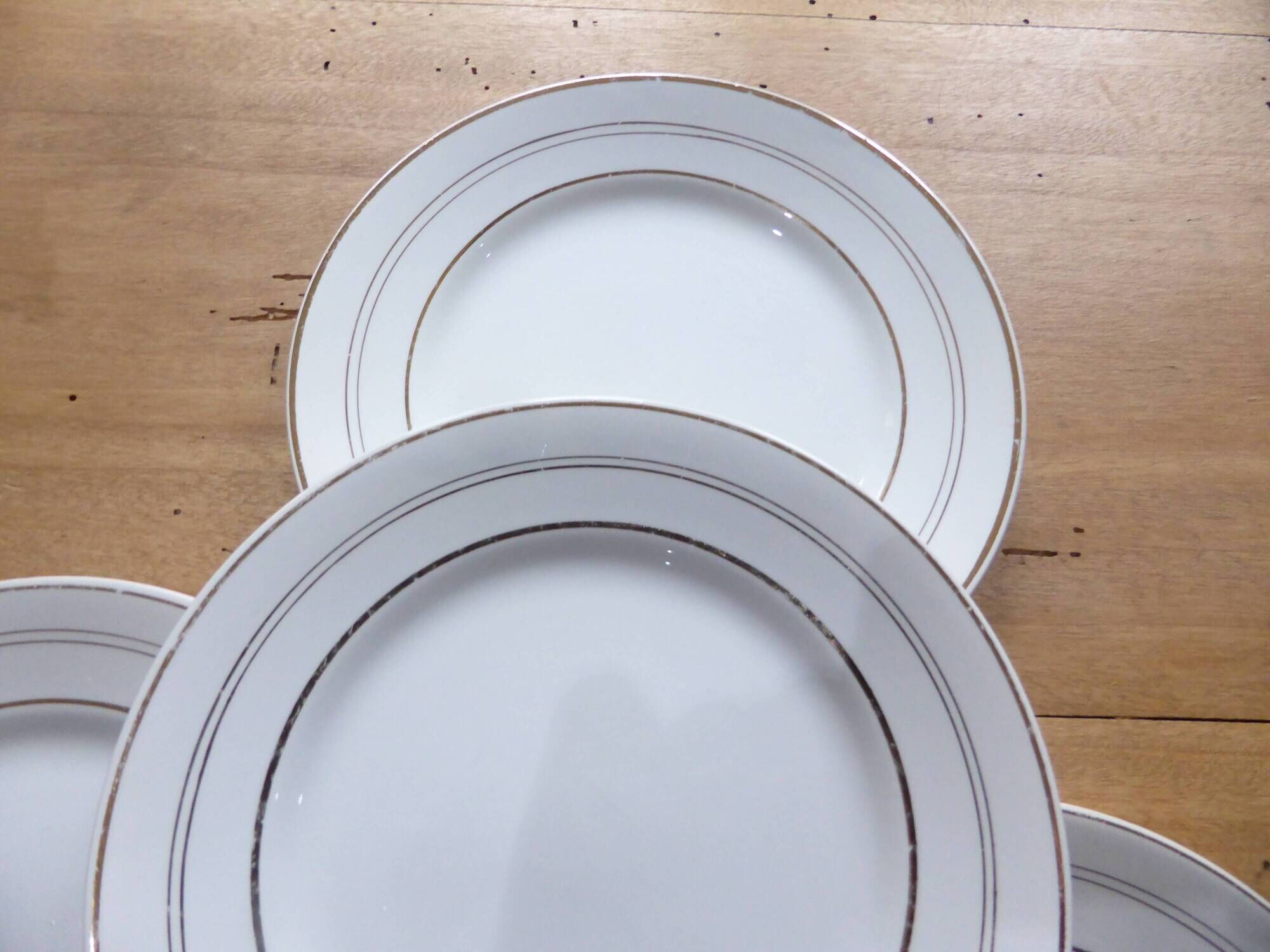 4 assiettes à dessert en porcelaine de St Amand