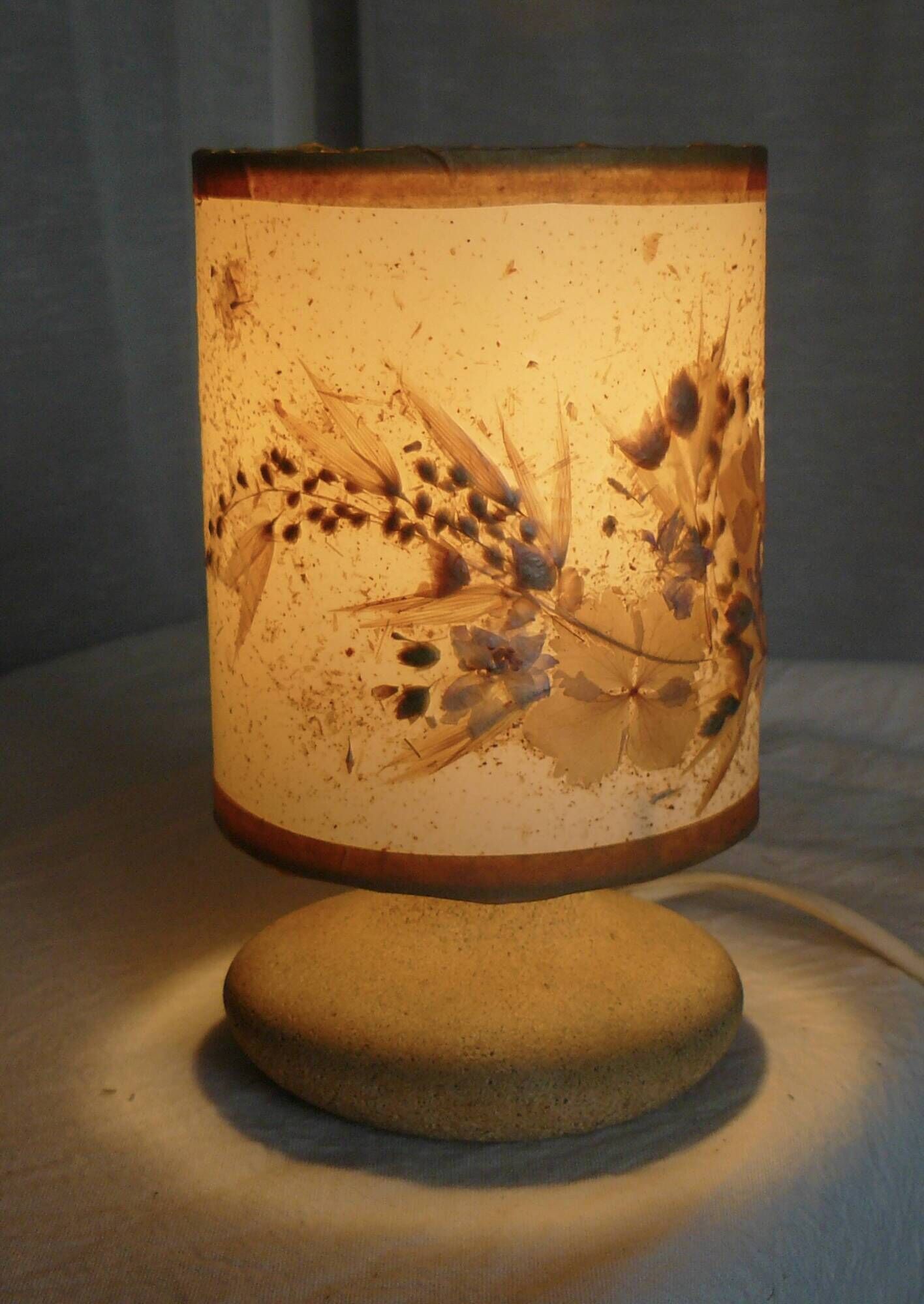 Small stone lamp (Travertine), dried flower lampshade Vintage 1960-70