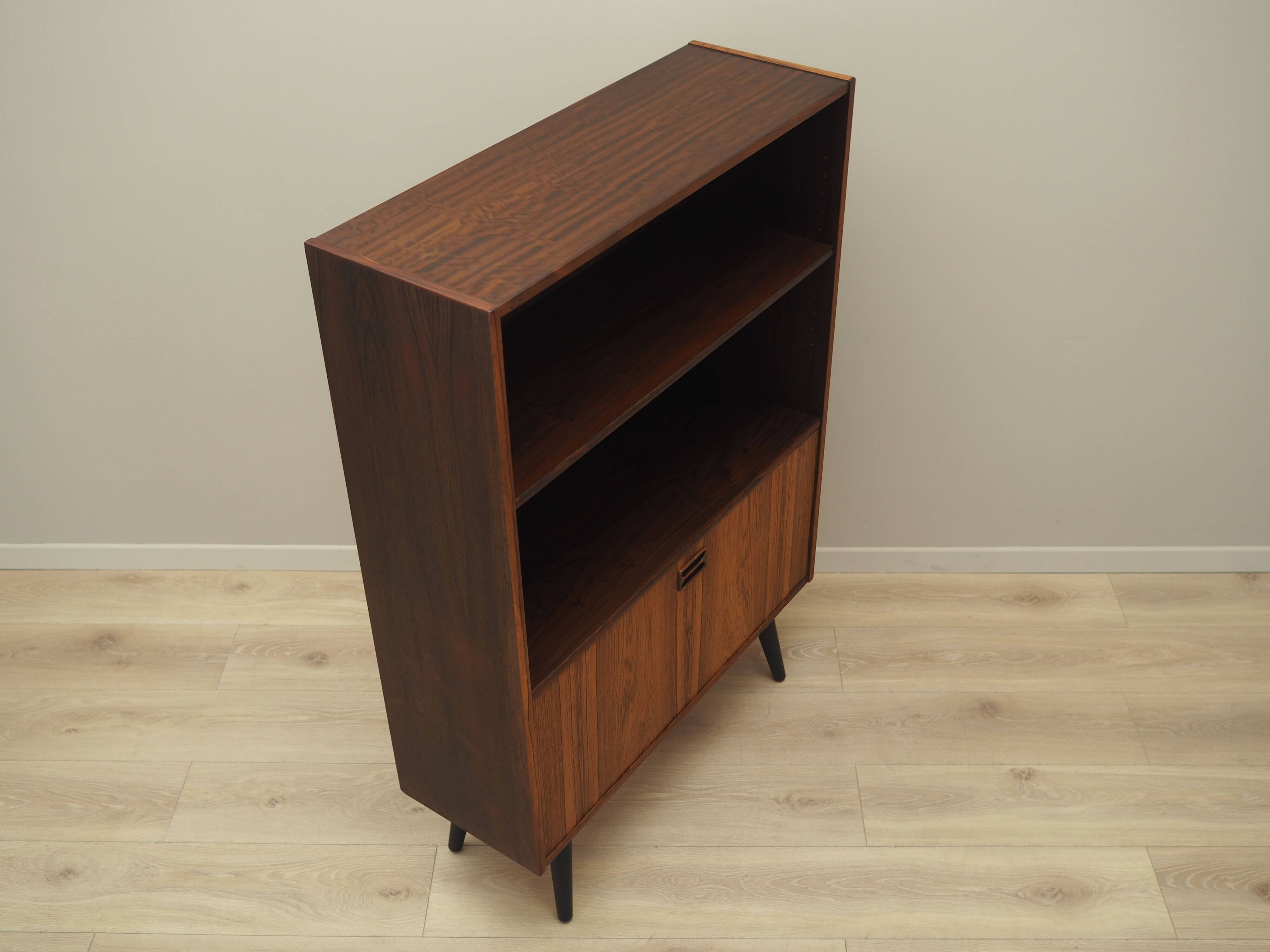 Bibliothèque en palissandre, design danois, années 1960, designer : Niels J. Thorsø