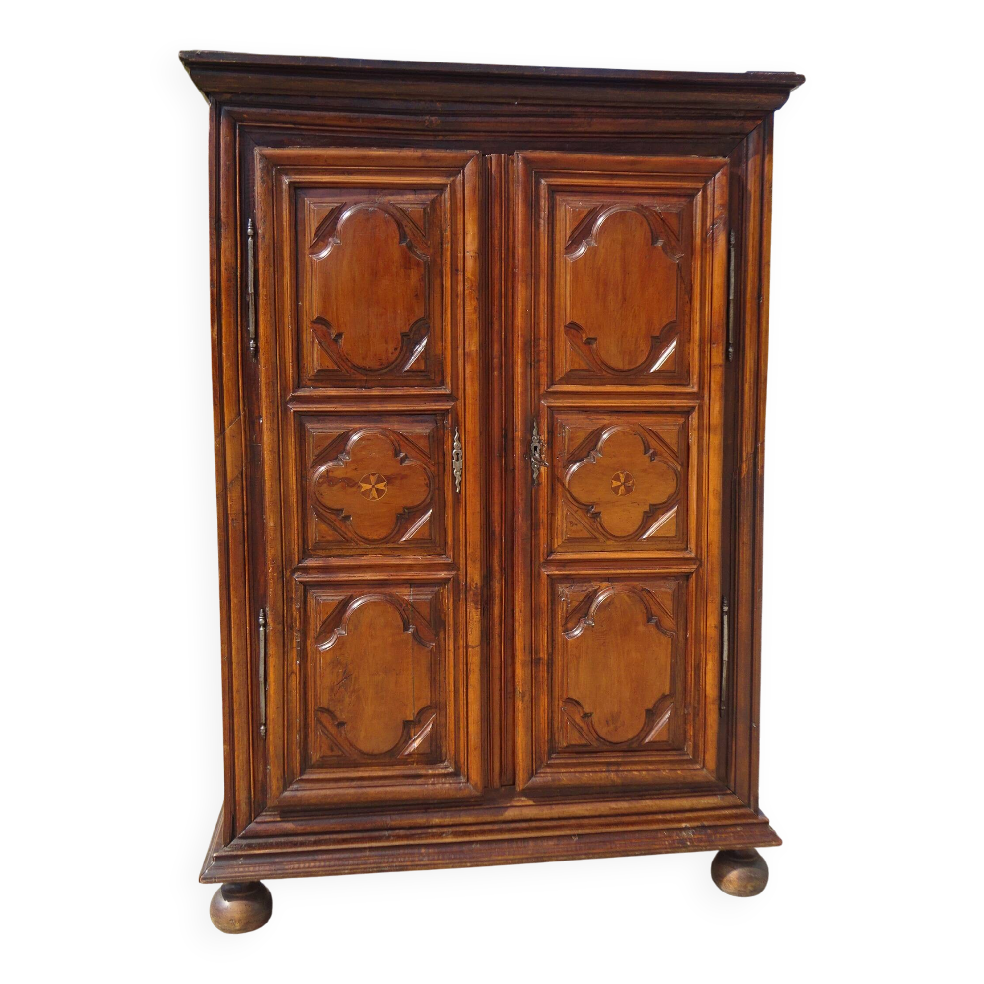 Antique Louis XIII wardrobe in solid walnut