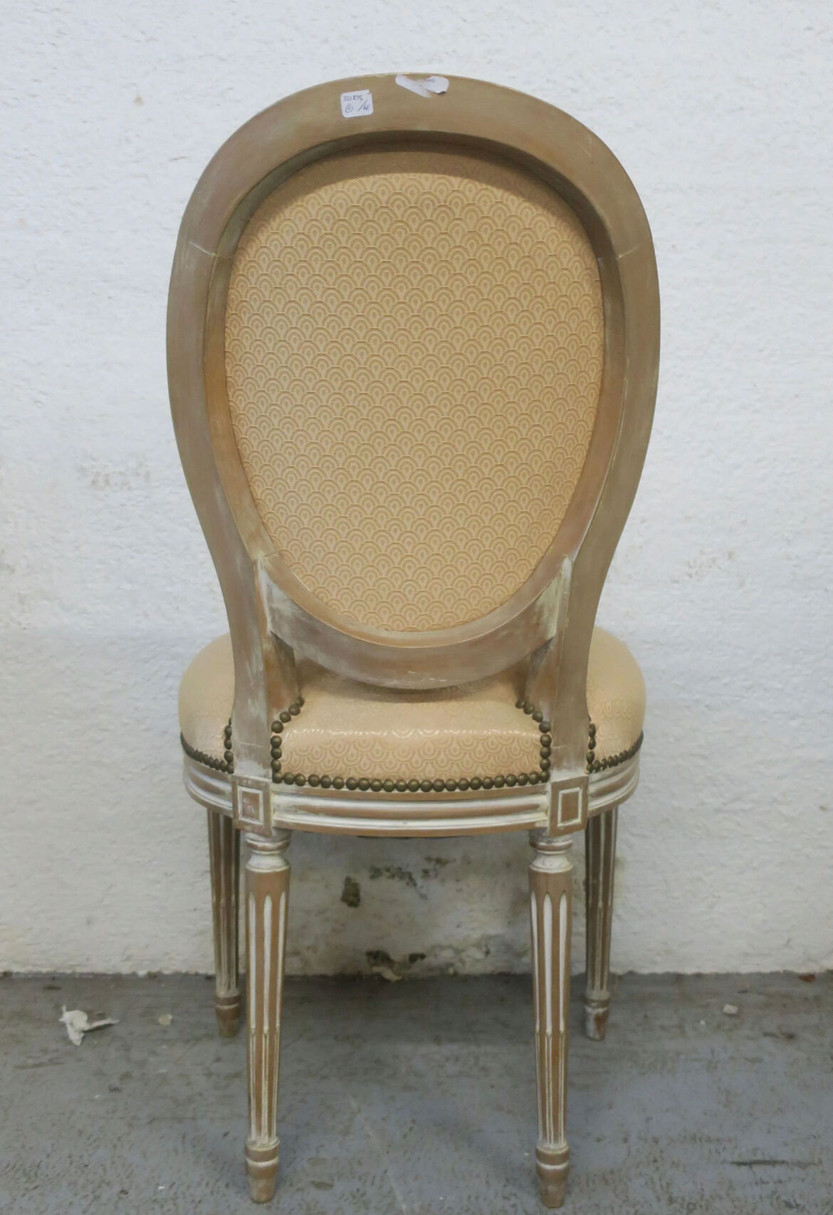 Paire de chaises de style Louis XVI