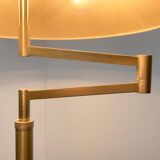 Adjustable floor lamp