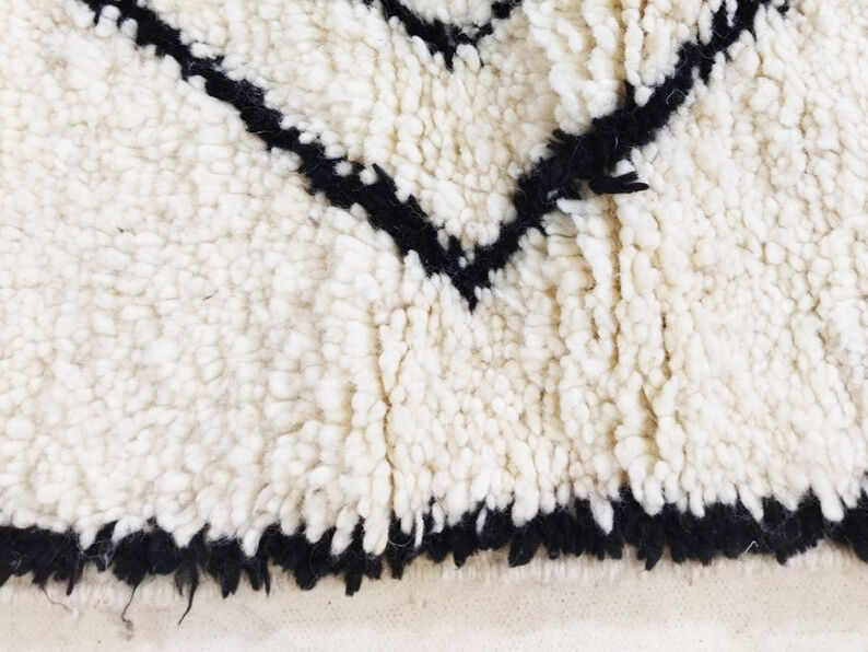 Moroccan berbere carpet 250x152cm