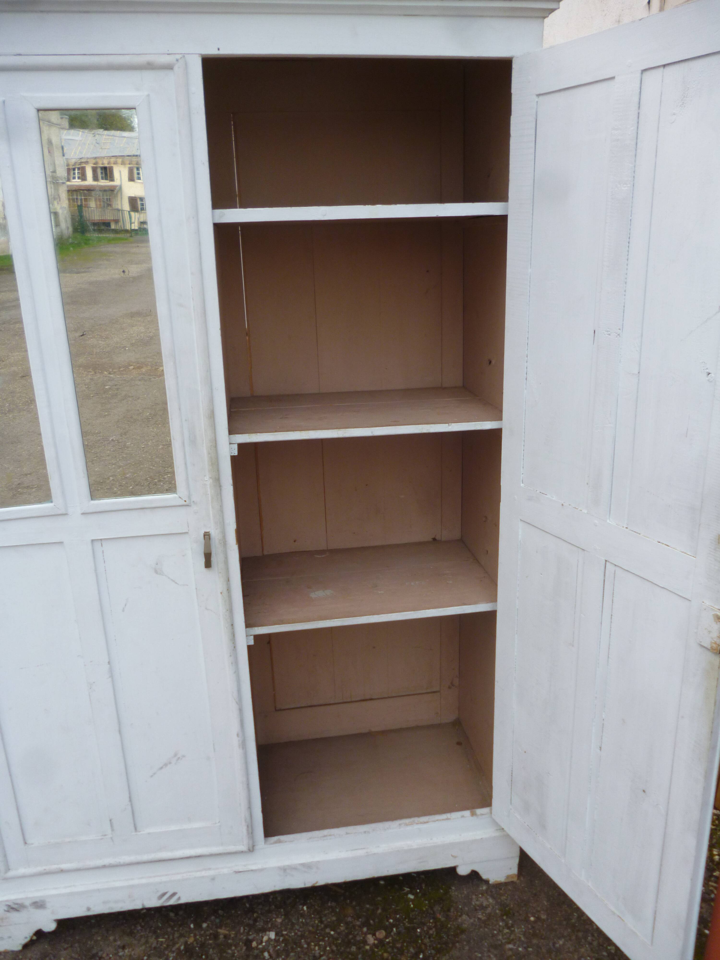 Vintage cabinet 2 doors antique patina