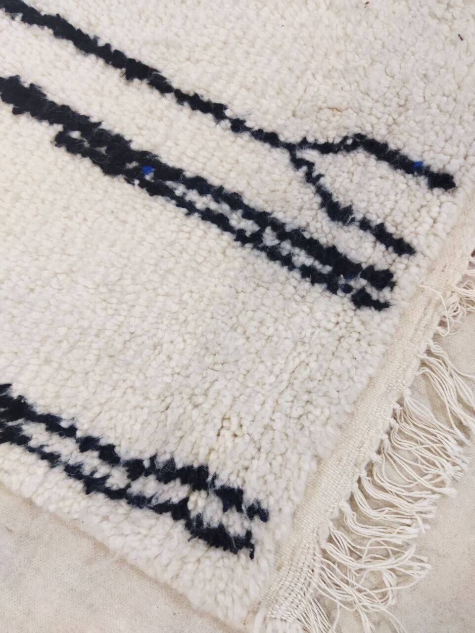Handmade Moroccan Berber rug 202 X 147 CM