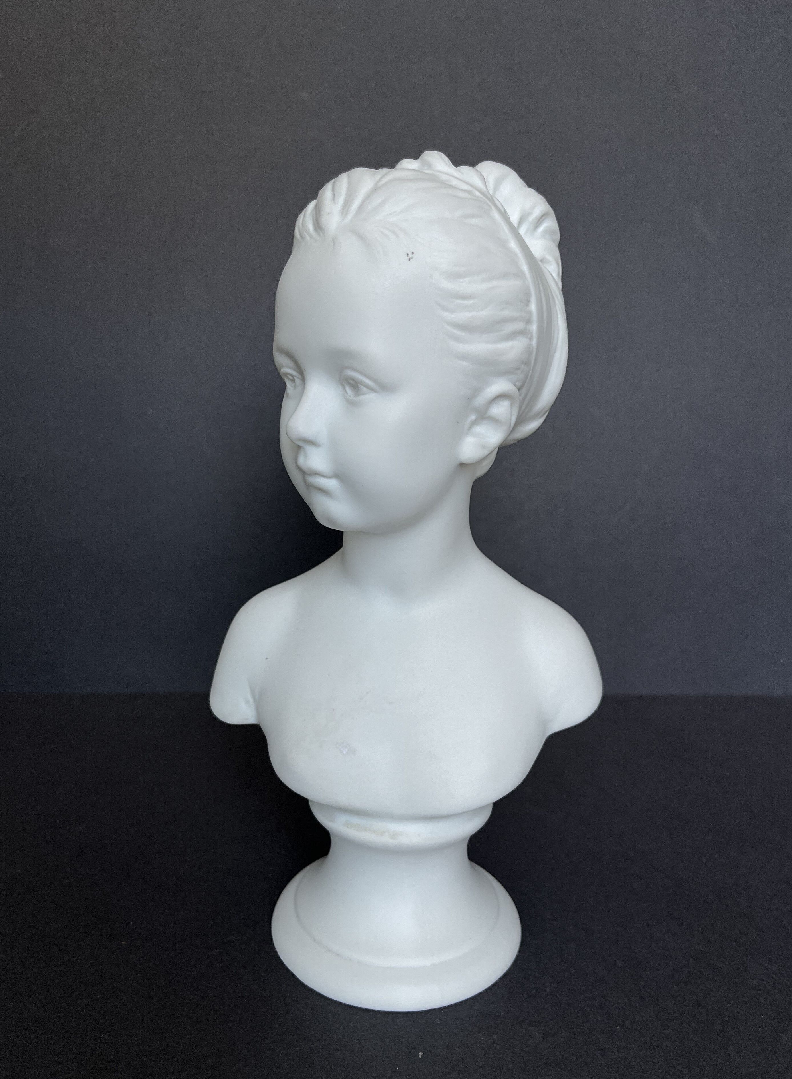 Biscuit bust of Houdon