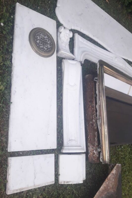 Fireplace XIX ° marble louis XV style with narrowed and floor slabs