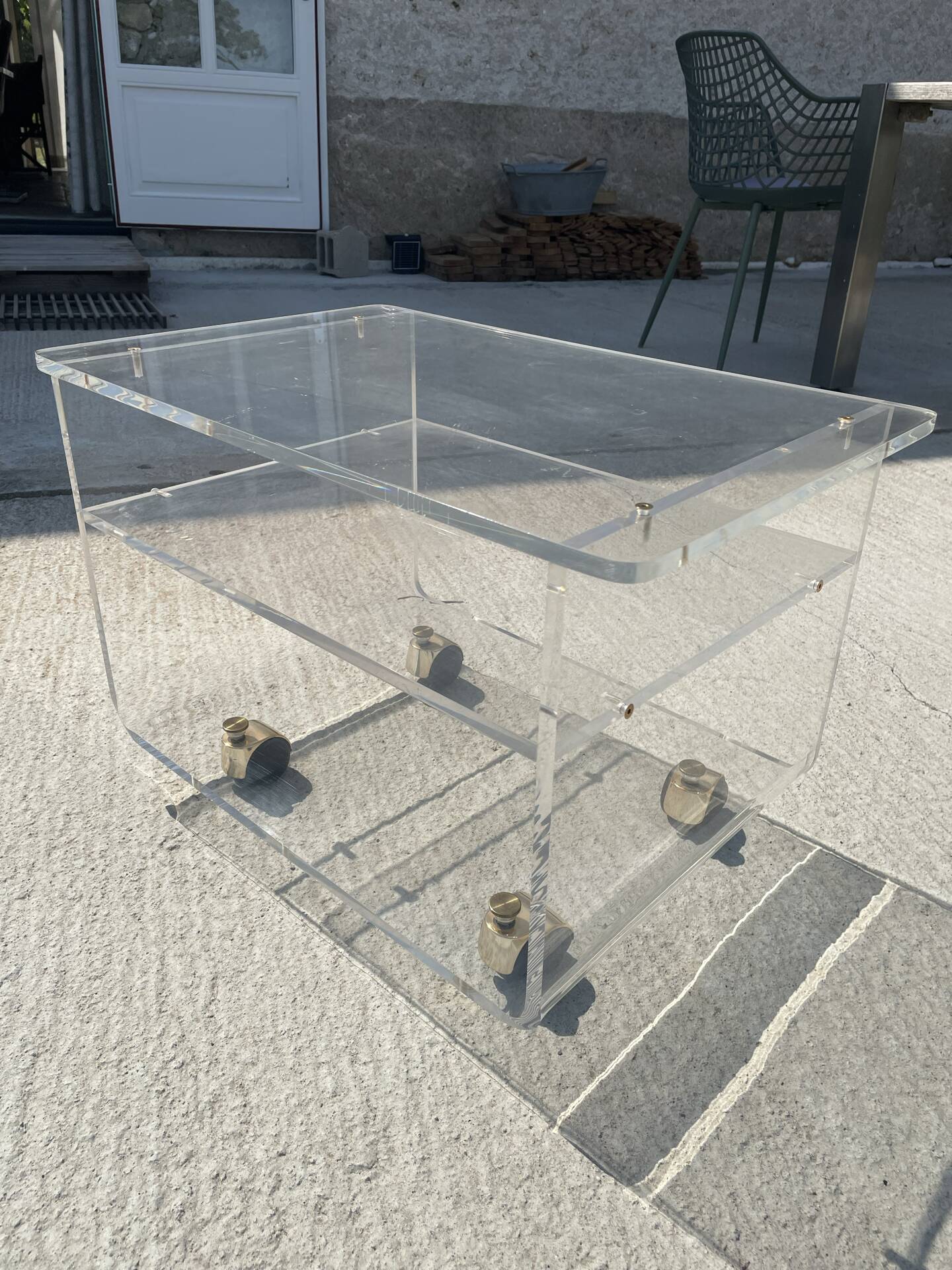Table de dessert en plexiglas par David Lange – Les Invisibles du Marais, années 1970