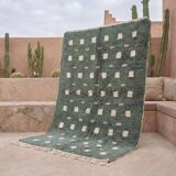 Handmade green and white Atlas Moroccan rug, size 1.4/2.6 m.
