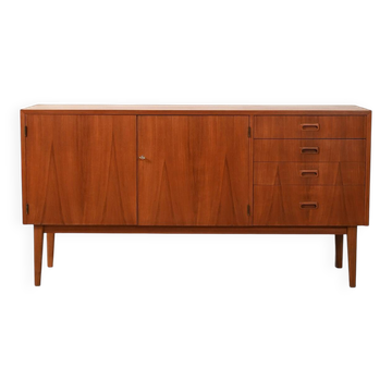 Buffet scandinave en teck des années 1960 avec tiroirs