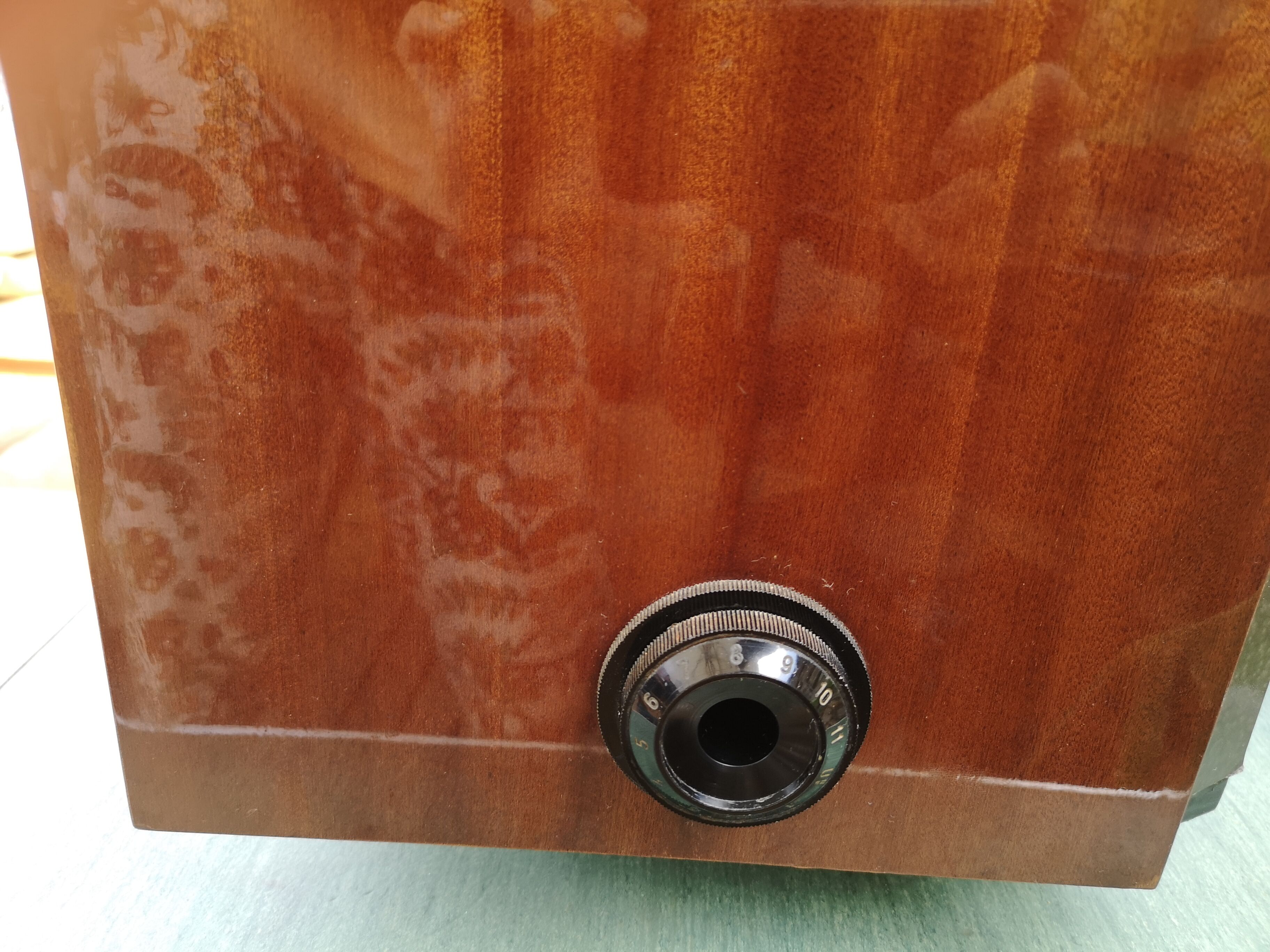 Vintage television Amplivision model AV 604