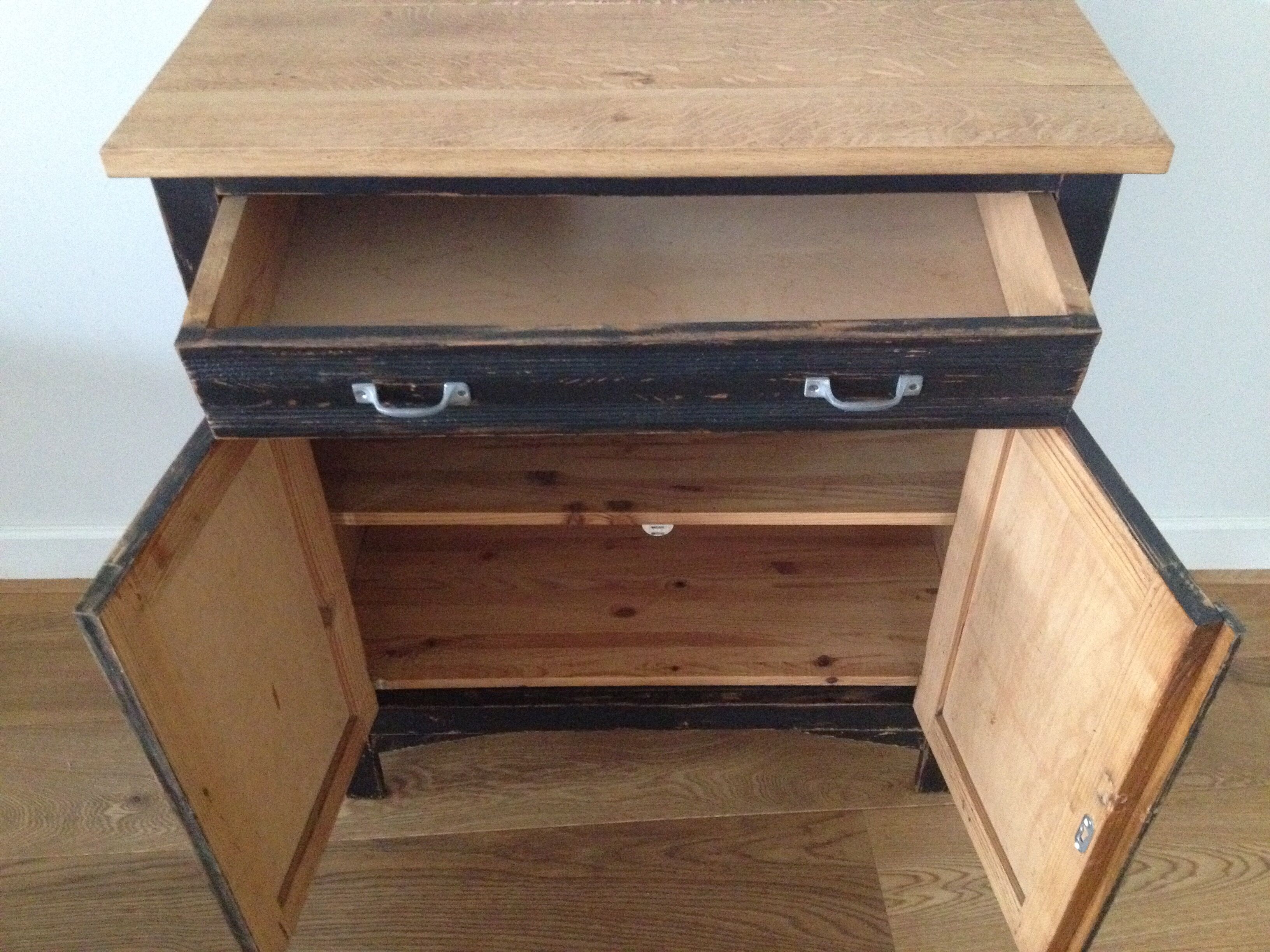 Buffet patiné
