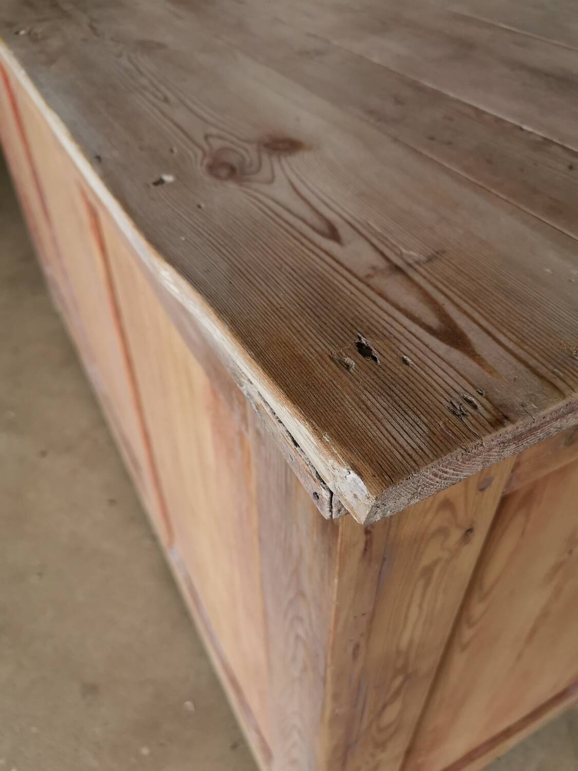 Kitchen Counter / Island