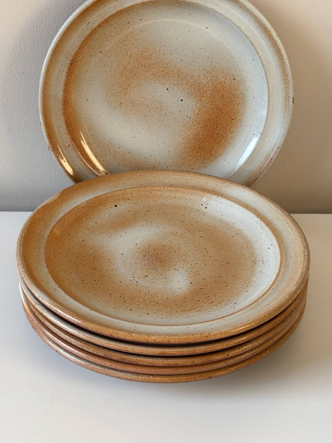Plates and dish Stoneware from the Marsh