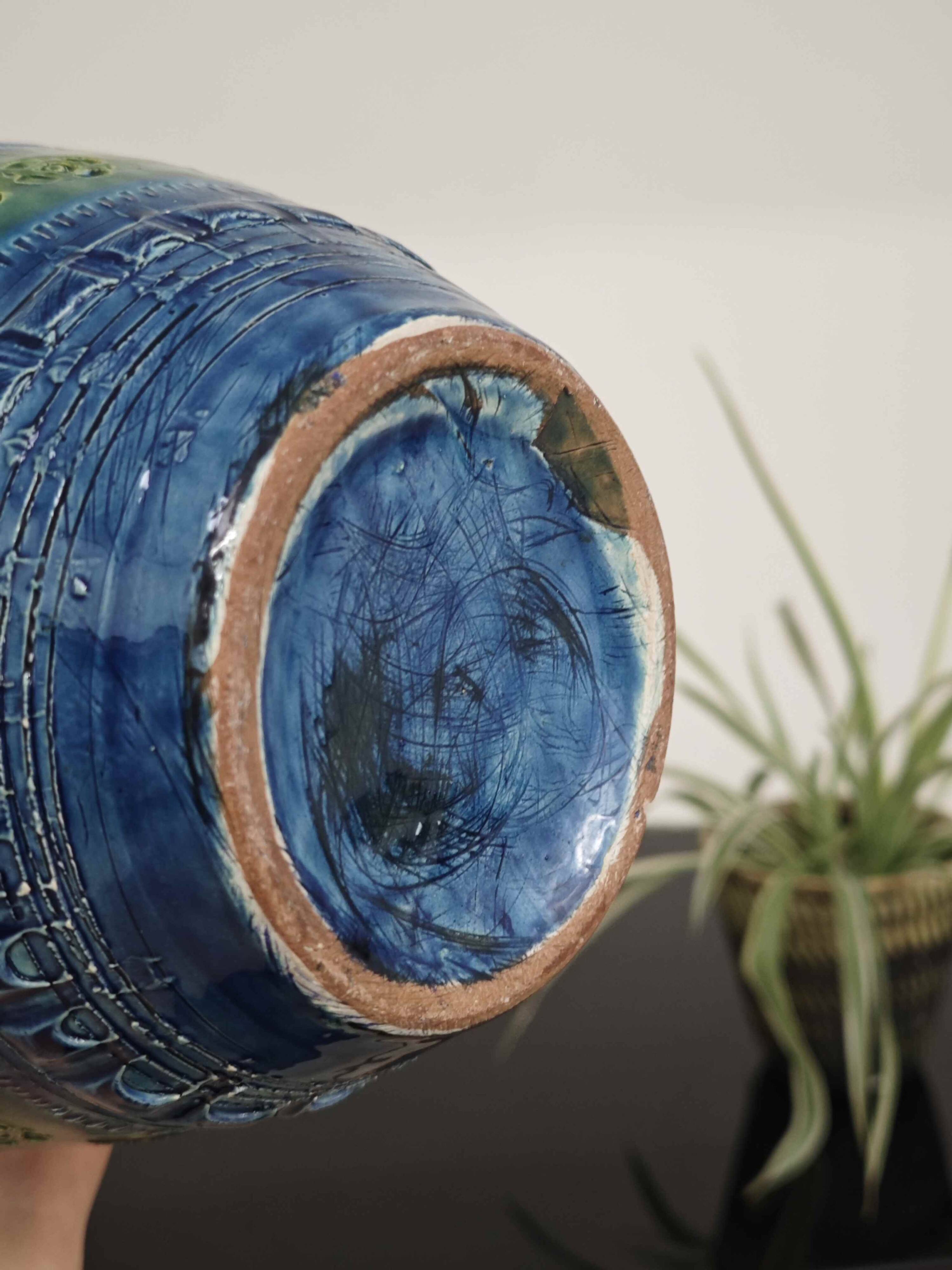 Vase by Aldo Londi for Bitossi 20th century blue background